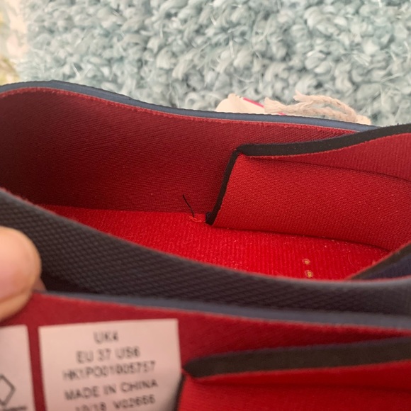 Women’s Rain Shoes - Picture 4 of 5